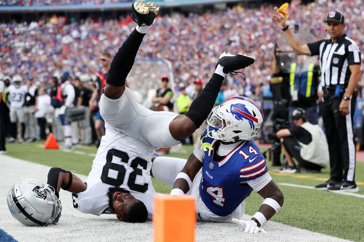 ORCHARD PARK, NEW YORK - SEPTEMBER 17: Nate Hobbs #39 of the Las Vegas Raiders looses his helmet after defending Stefon Diggs #14 of the Buffalo Bills during the second quarter at Highmark Stadium on September 17, 2023 in Orchard Park, New York. Hobbs was called for defensive pass interference on the play. (Photo by Bryan M. Bennett/Getty Images)