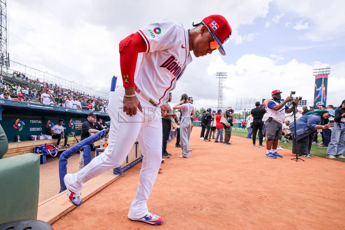 SANTO DOMINGO, DOMINICAN REPUBLIC - MARCH 04: Juan Soto #22 of the Dominican Republic is introduced prior to an exhibition game against the Detroit Tigers at Estadio Quisqueya on March 04, 2026 in Santo Domingo, Dominican Republic. (Photo by Bryan Bennett/Getty Images)
