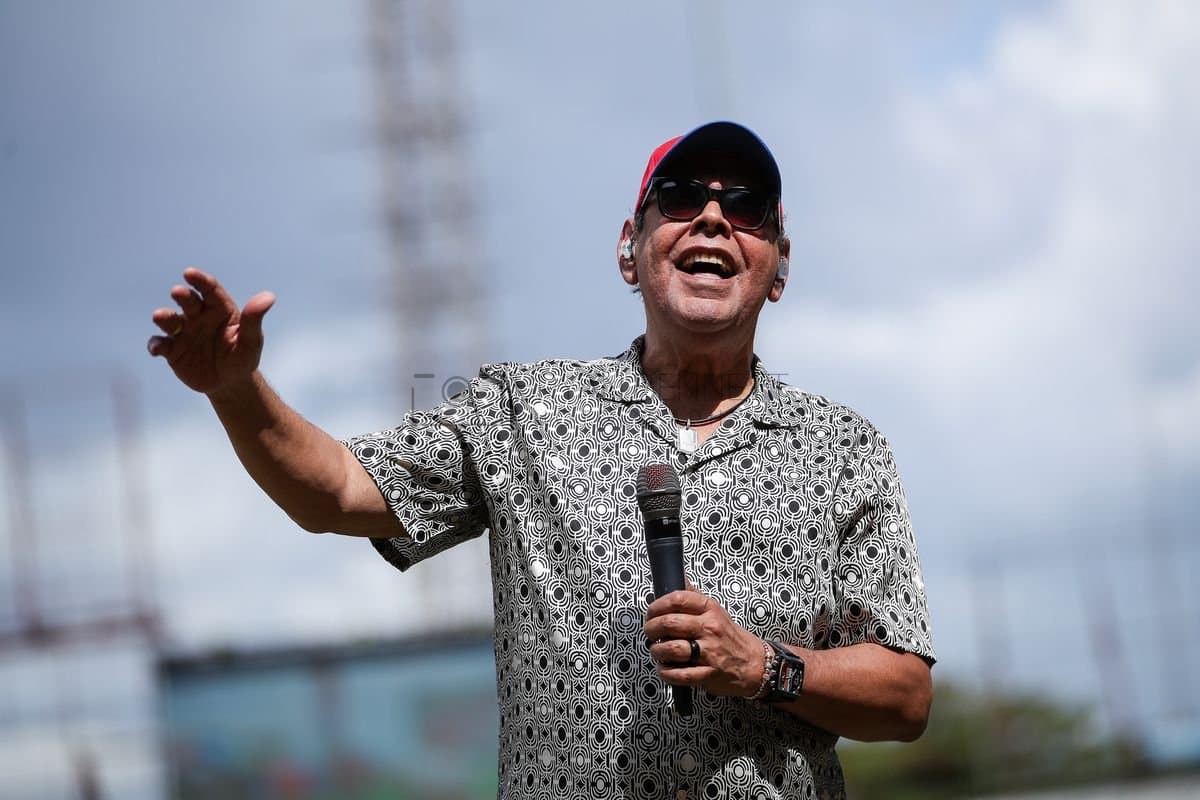 SANTO DOMINGO, DOMINICAN REPUBLIC - MARCH 04: Fernando Villalona performs prior to an exhibition game between the Detroit Tigers and the Dominican Republic at Estadio Quisqueya on March 04, 2026 in Santo Domingo, Dominican Republic. (Photo by Bryan Bennett/Getty Images)