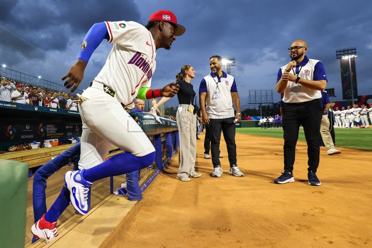 SANTO DOMINGO, DOMINICAN REPUBLIC - MARCH 03: Geraldo Perdomo #2 of the Dominican Republic is introduced prior to an exhibition game against the Detroit Tigers at Estadio Quisqueya on March 03, 2026 in Santo Domingo, Dominican Republic. (Photo by Bryan Bennett/Getty Images)