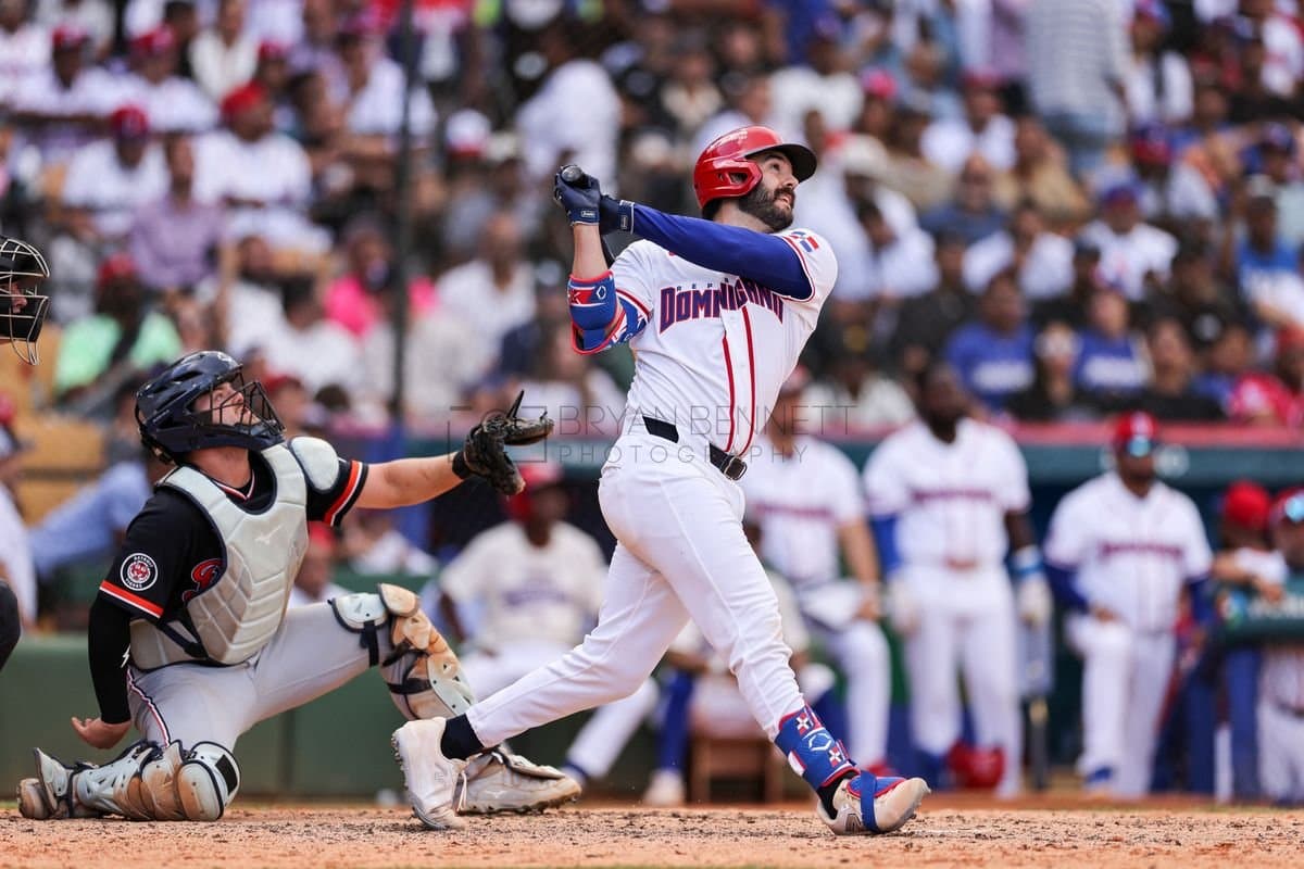 SANTO DOMINGO, DOMINICAN REPUBLIC - MARCH 04: Austin Wells #28 of the Dominican Republic bats during an exhibition game against the Detroit Tigers at Estadio Quisqueya on March 04, 2026 in Santo Domingo, Dominican Republic. (Photo by Bryan Bennett/Getty Images)