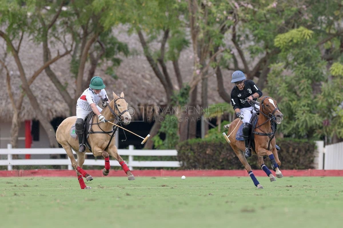 Lechuza Caracas and La Romanza 3J play polo during the Copa Britanica at Casa de Campo in La Romana, La Romana, Dominican Republic on March 1, 2026. (Photos by Bryan Bennett)