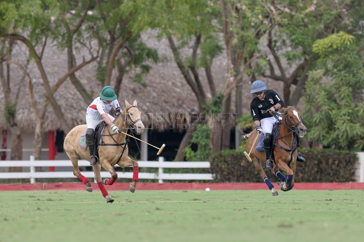 Lechuza Caracas and La Romanza 3J play polo during the Copa Britanica at Casa de Campo in La Romana, La Romana, Dominican Republic on March 1, 2026. (Photos by Bryan Bennett)