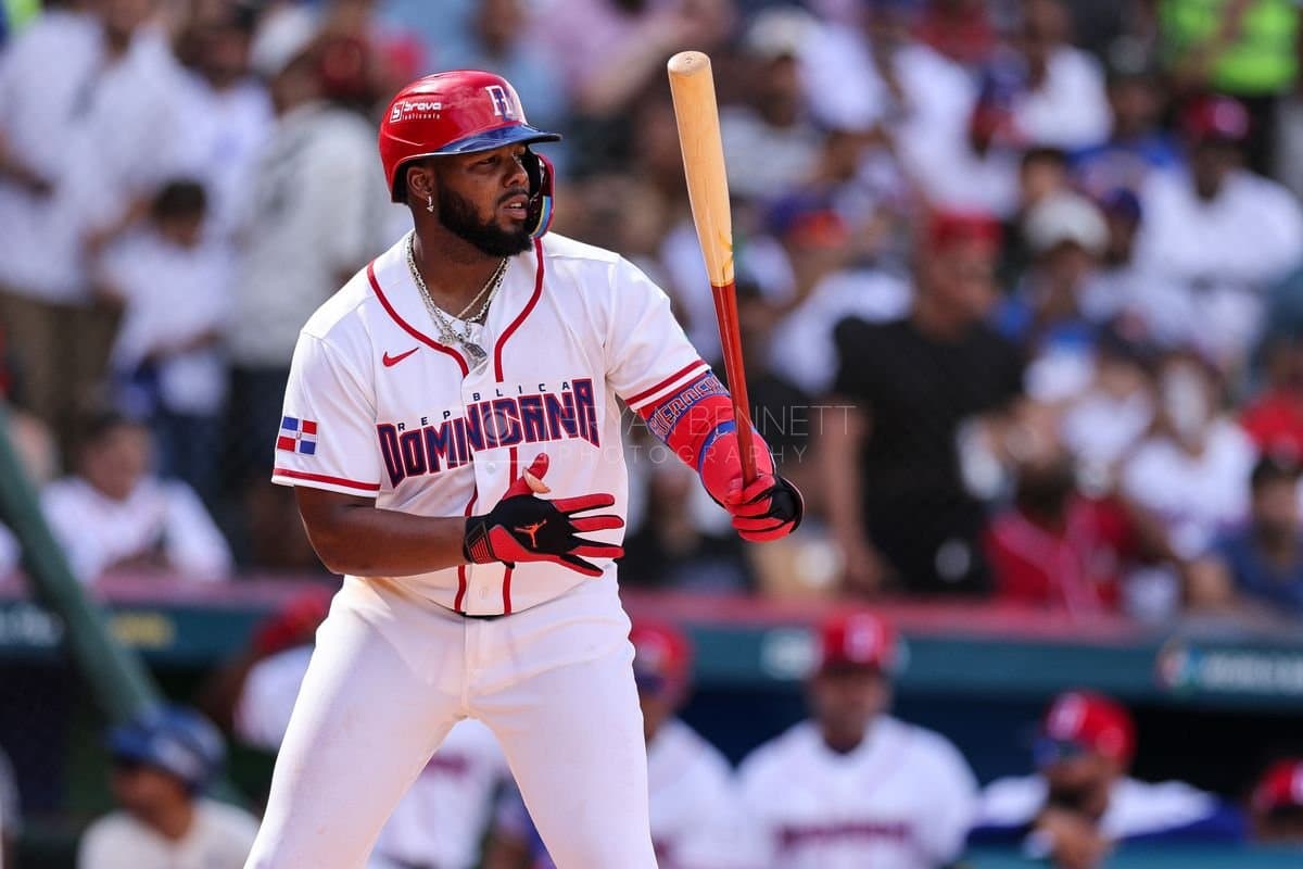SANTO DOMINGO, DOMINICAN REPUBLIC - MARCH 04: Vladimir Guerrero Jr. #27 of the Dominican Republic bats during an exhibition game against the Detroit Tigers at Estadio Quisqueya on March 04, 2026 in Santo Domingo, Dominican Republic. (Photo by Bryan Bennett/Getty Images)