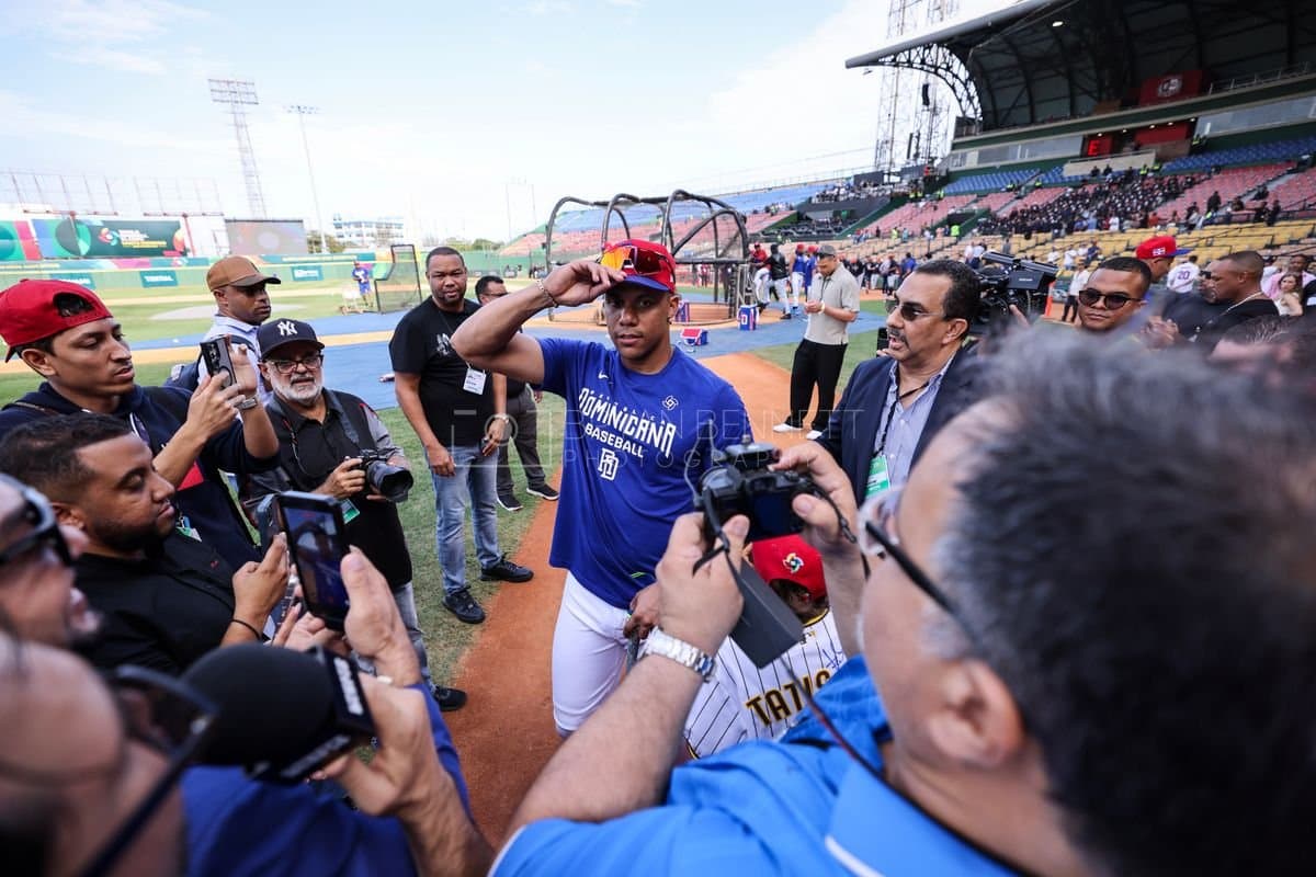 SANTO DOMINGO, DOMINICAN REPUBLIC - MARCH 03: Juan Soto #22 of the Dominican Republic is interviewed by media prior to an exhibition game against the Detroit Tigers at Estadio Quisqueya on March 03, 2026 in Santo Domingo, Dominican Republic. (Photo by Bryan Bennett/Getty Images)