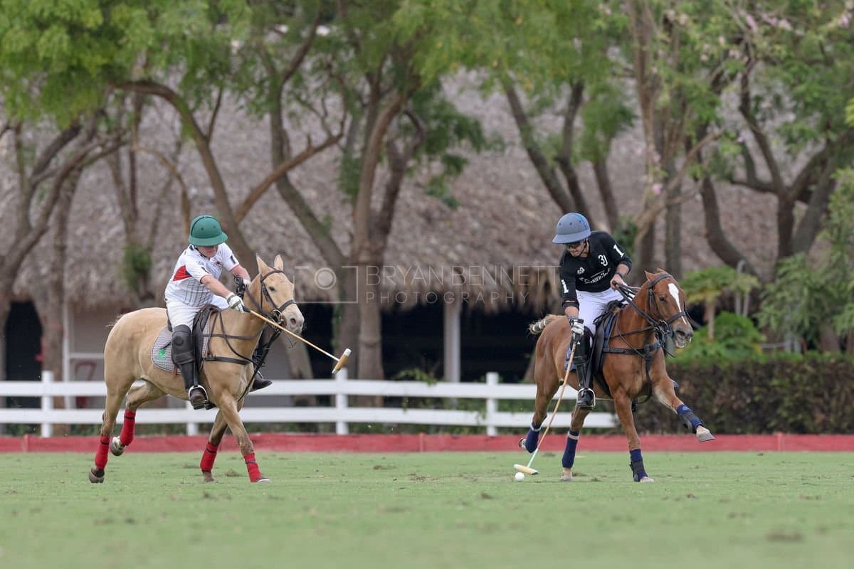 Lechuza Caracas and La Romanza 3J play polo during the Copa Britanica at Casa de Campo in La Romana, La Romana, Dominican Republic on March 1, 2026. (Photos by Bryan Bennett)