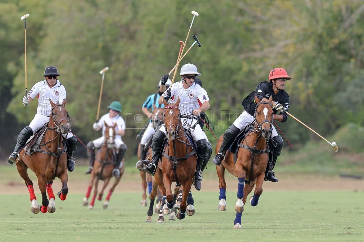 Lechuza Caracas and La Romanza 3J play polo during the Copa Britanica at Casa de Campo in La Romana, La Romana, Dominican Republic on March 1, 2026. (Photos by Bryan Bennett)