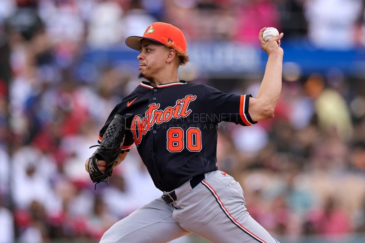 SANTO DOMINGO, DOMINICAN REPUBLIC - MARCH 04: Carlos Peña #80 of the Detroit Tigers pitches during an exhibition game against the Dominican Republic at Estadio Quisqueya on March 04, 2026 in Santo Domingo, Dominican Republic. (Photo by Bryan Bennett/Getty Images)