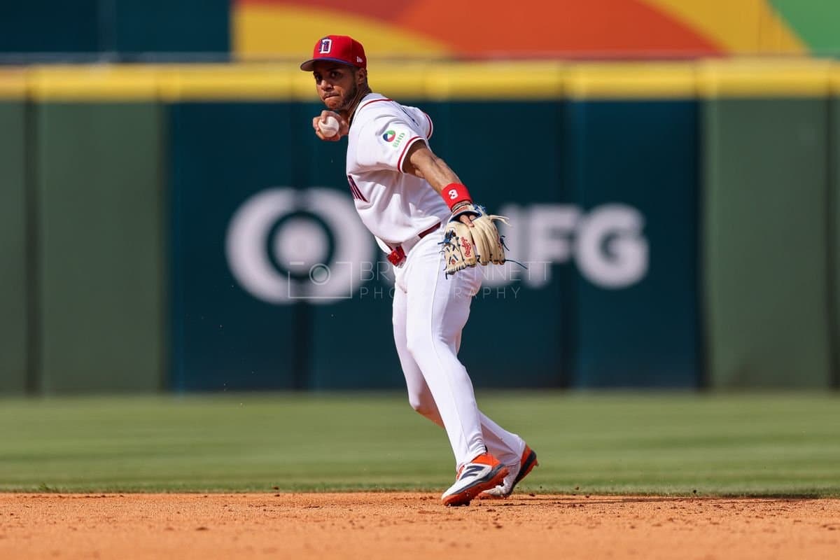 SANTO DOMINGO, DOMINICAN REPUBLIC - MARCH 04: Jeremy Peña #1 of the Dominican Republic throws the ball during the third inning of an exhibition game against the Detroit Tigers at Estadio Quisqueya on March 04, 2026 in Santo Domingo, Dominican Republic. (Photo by Bryan M. Bennett/Getty Images)