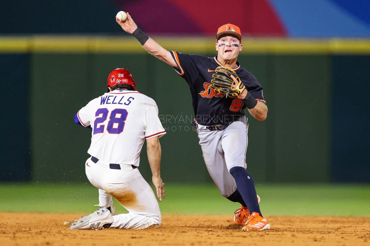 SANTO DOMINGO, DOMINICAN REPUBLIC - MARCH 03: Kevin McGonigle #85 of the Detroit Tigers throws the ball during the second inning against the Dominican Republic at Estadio Quisqueya on March 03, 2026 in Santo Domingo, Dominican Republic. (Photo by Bryan M. Bennett/Getty Images)