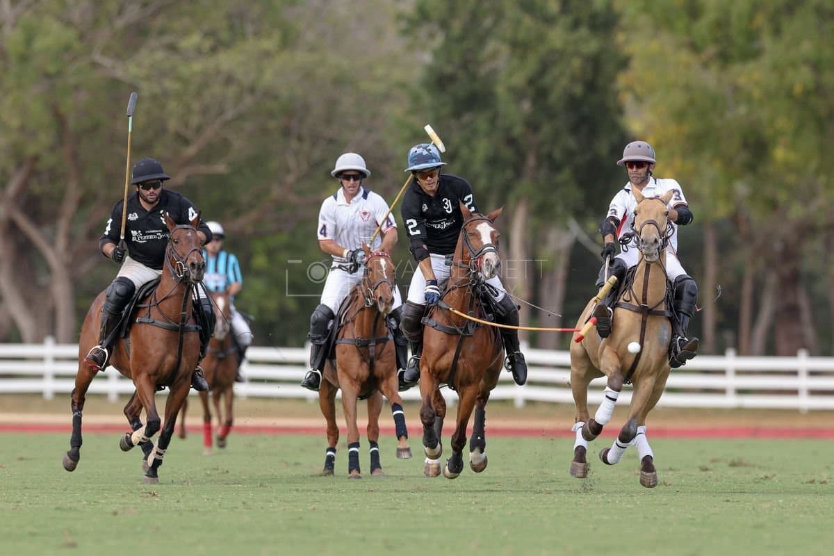 Lechuza Caracas and La Romanza 3J play polo during the Copa Britanica at Casa de Campo in La Romana, La Romana, Dominican Republic on March 1, 2026. (Photos by Bryan Bennett)