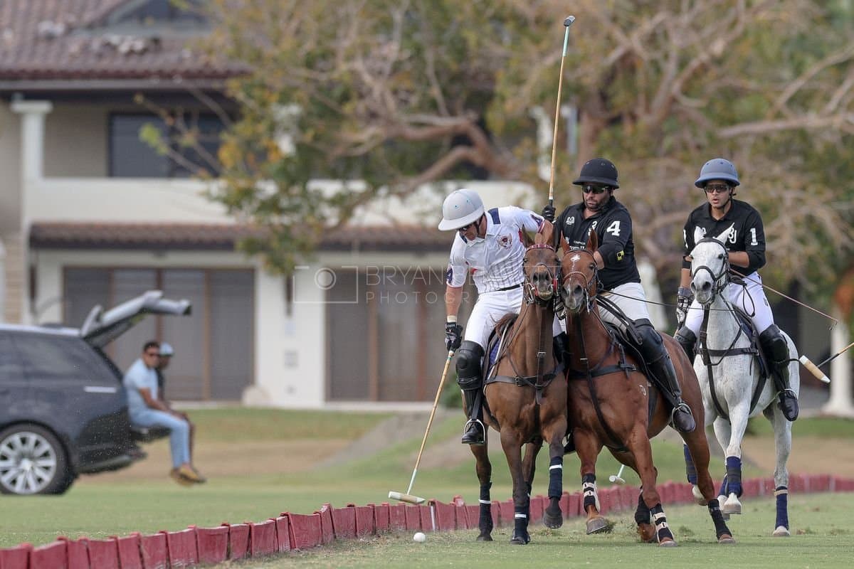 Lechuza Caracas and La Romanza 3J play polo during the Copa Britanica at Casa de Campo in La Romana, La Romana, Dominican Republic on March 1, 2026. (Photos by Bryan Bennett)