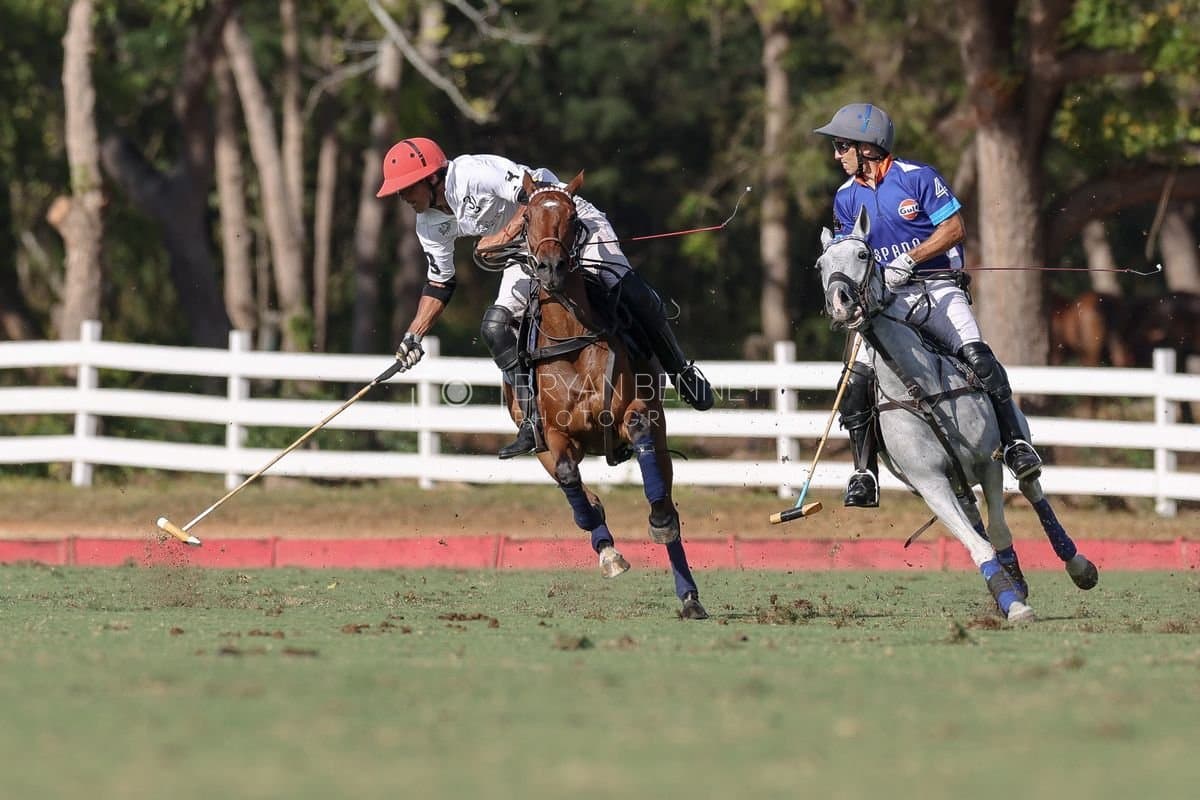 La Romanza 3J and La Espada Gulf play polo during the Copa Britanica at Casa de Campo Polo Club in La Romana, Dominican Republic on March 6, 2026. (Photos by Bryan Bennett)